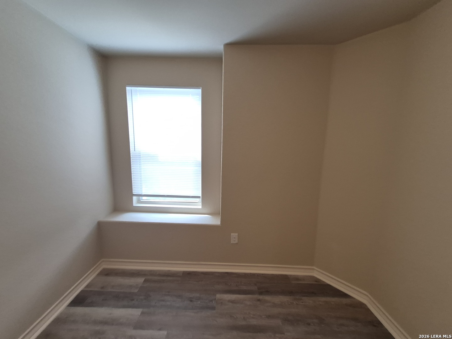 property viewer photo 22