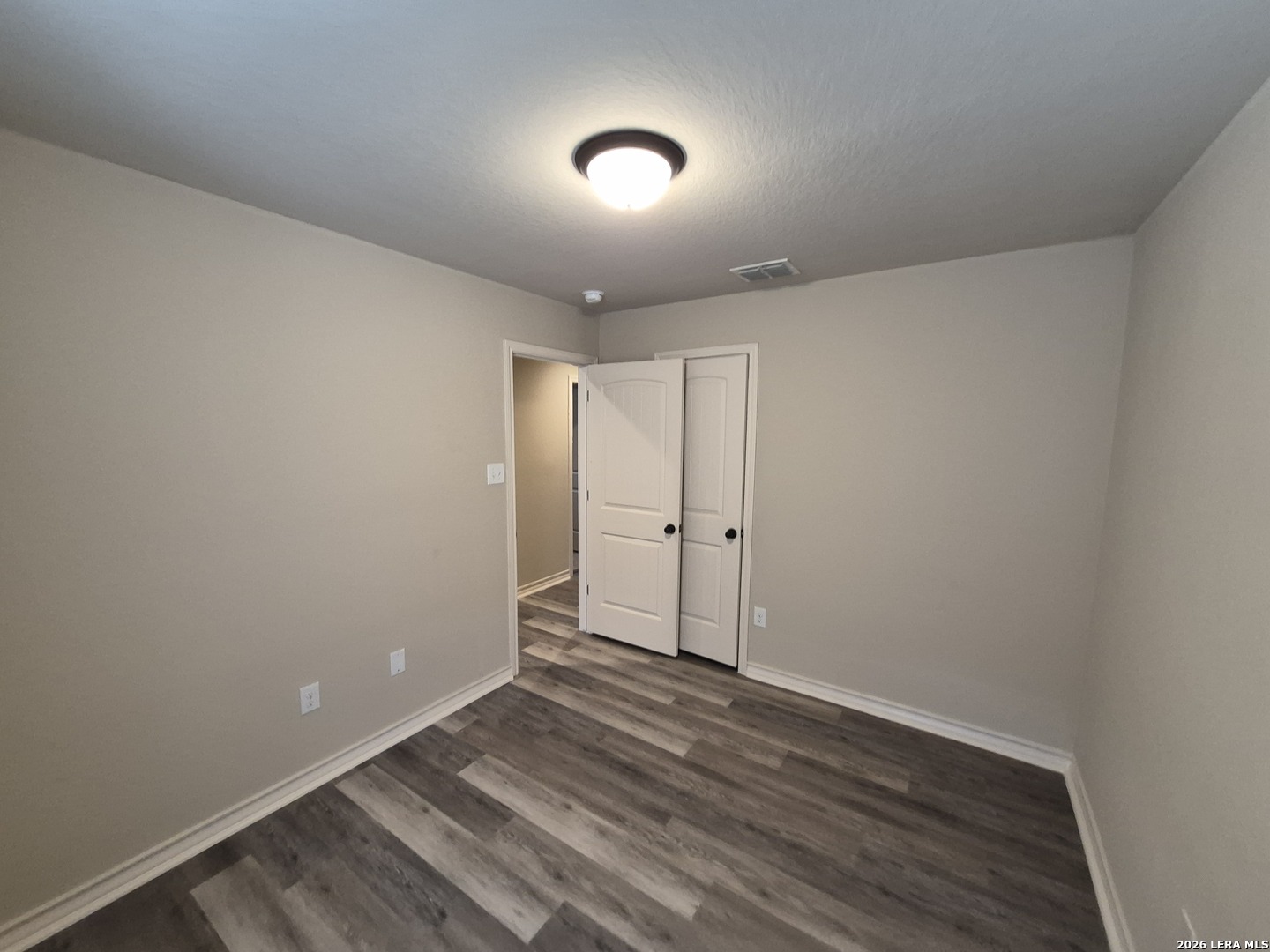 property viewer photo 23
