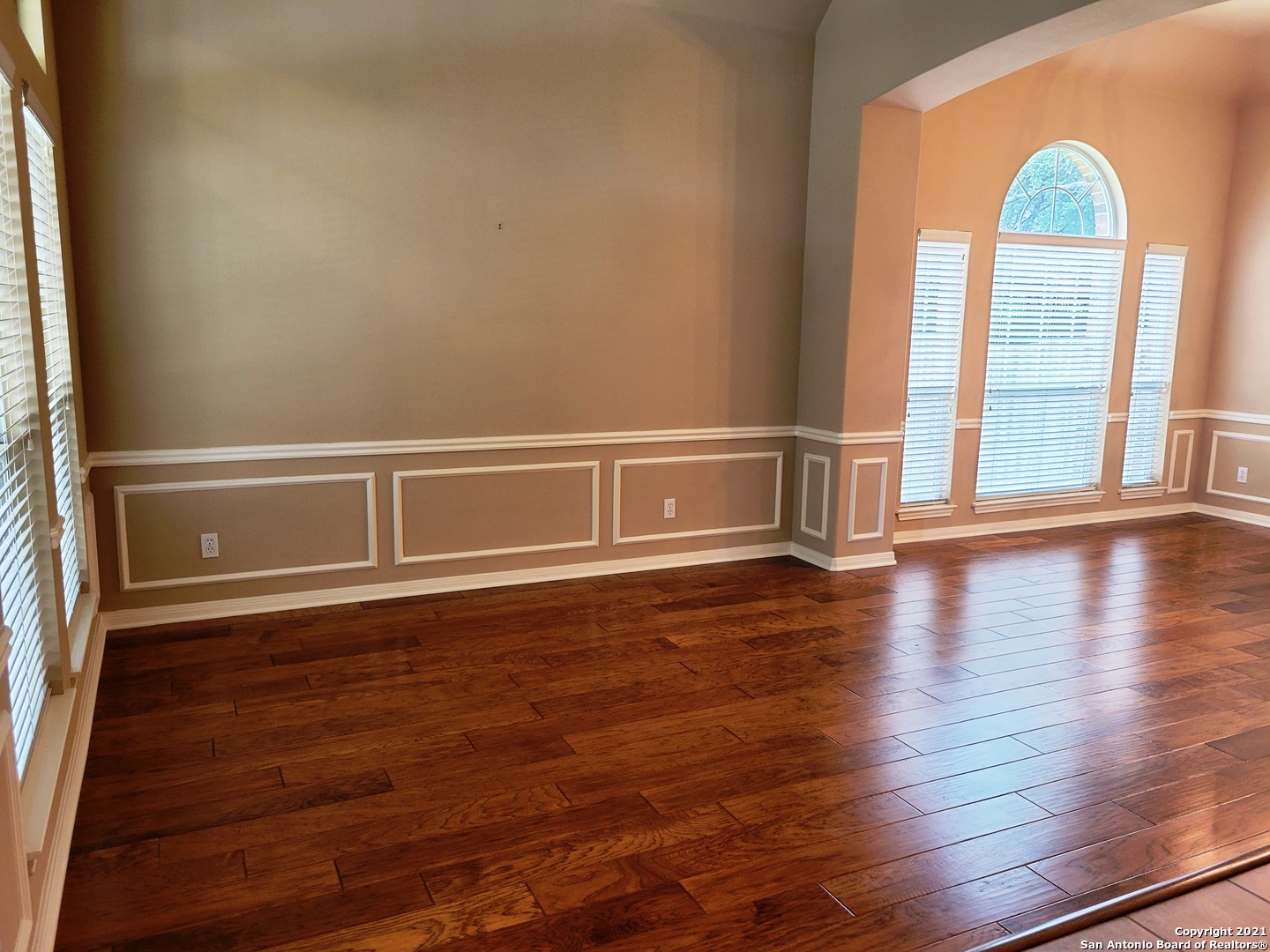 property viewer photo 13