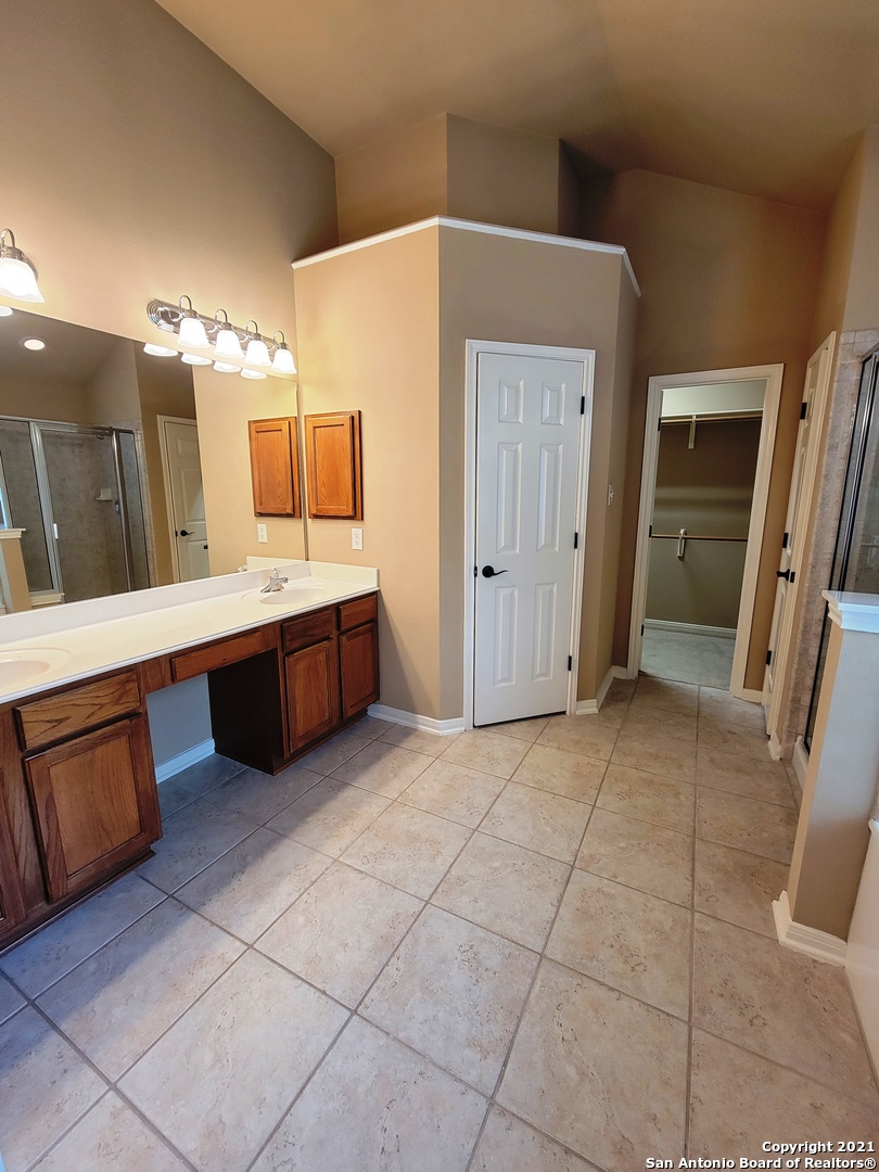 property viewer photo 23
