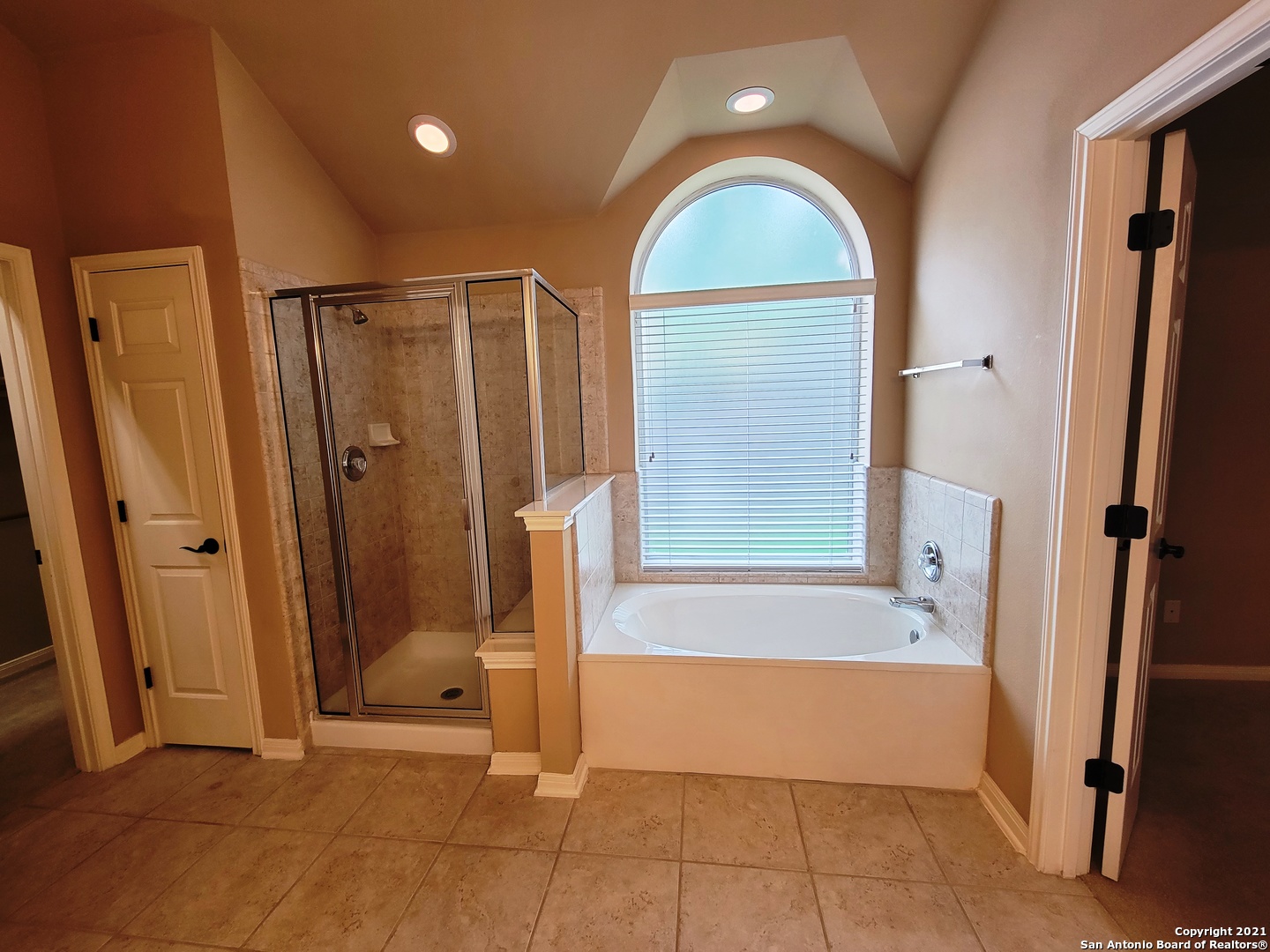 property viewer photo 25