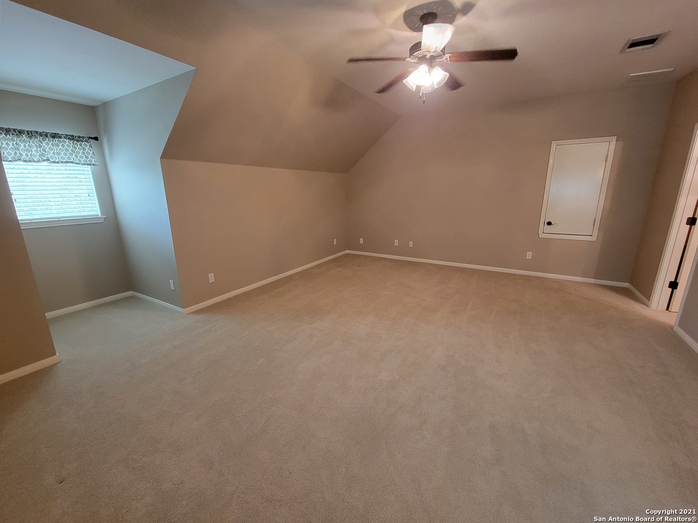 property viewer photo 27