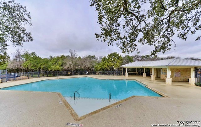 property viewer photo 36