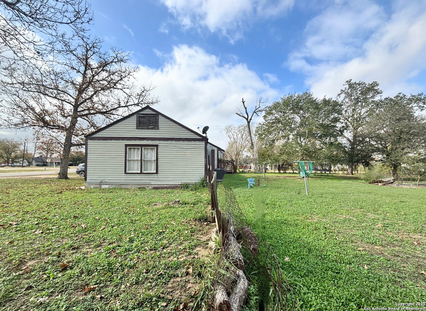 main property photo 3