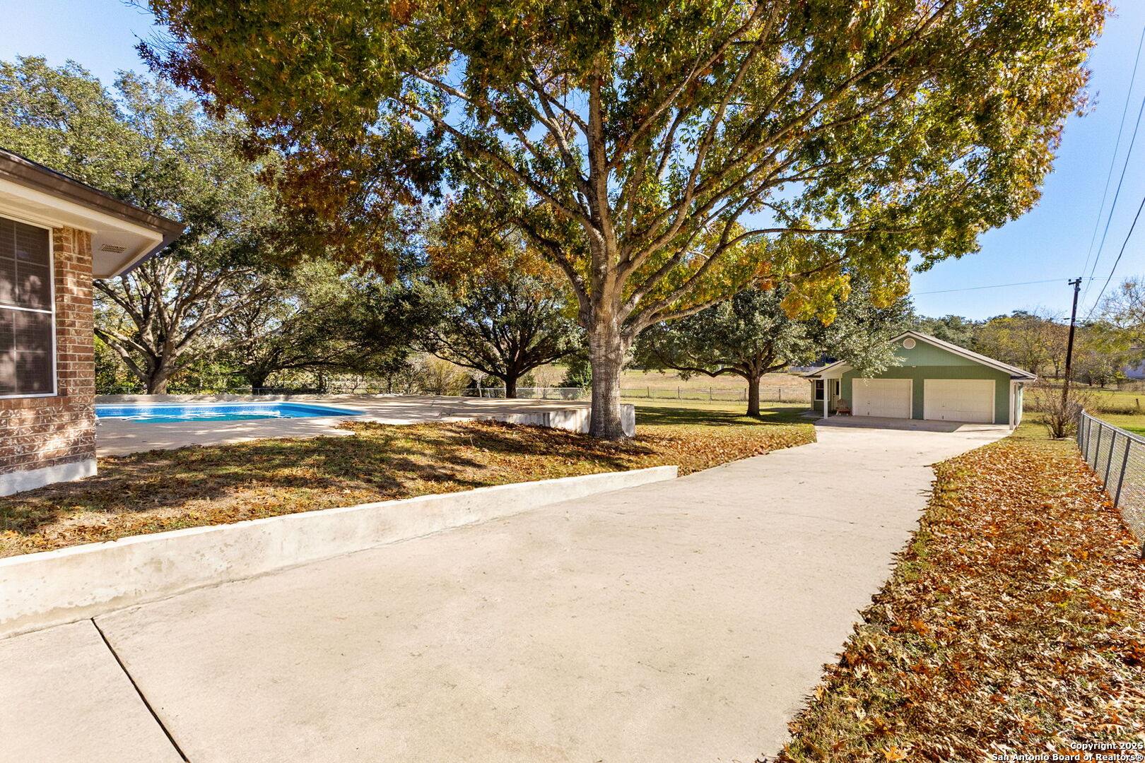 main property photo 29