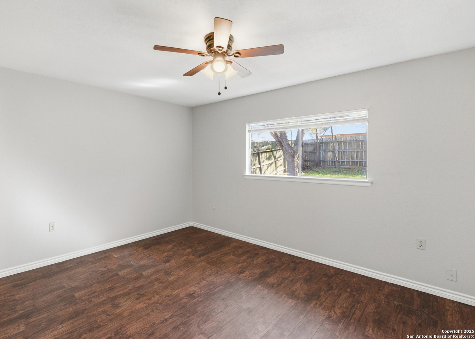 property viewer photo 10