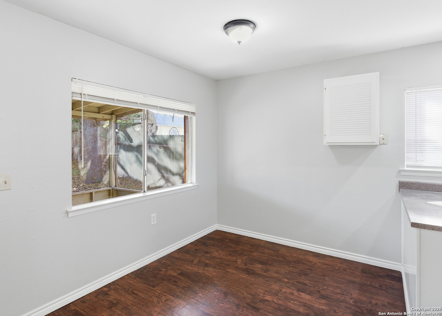 property viewer photo 5