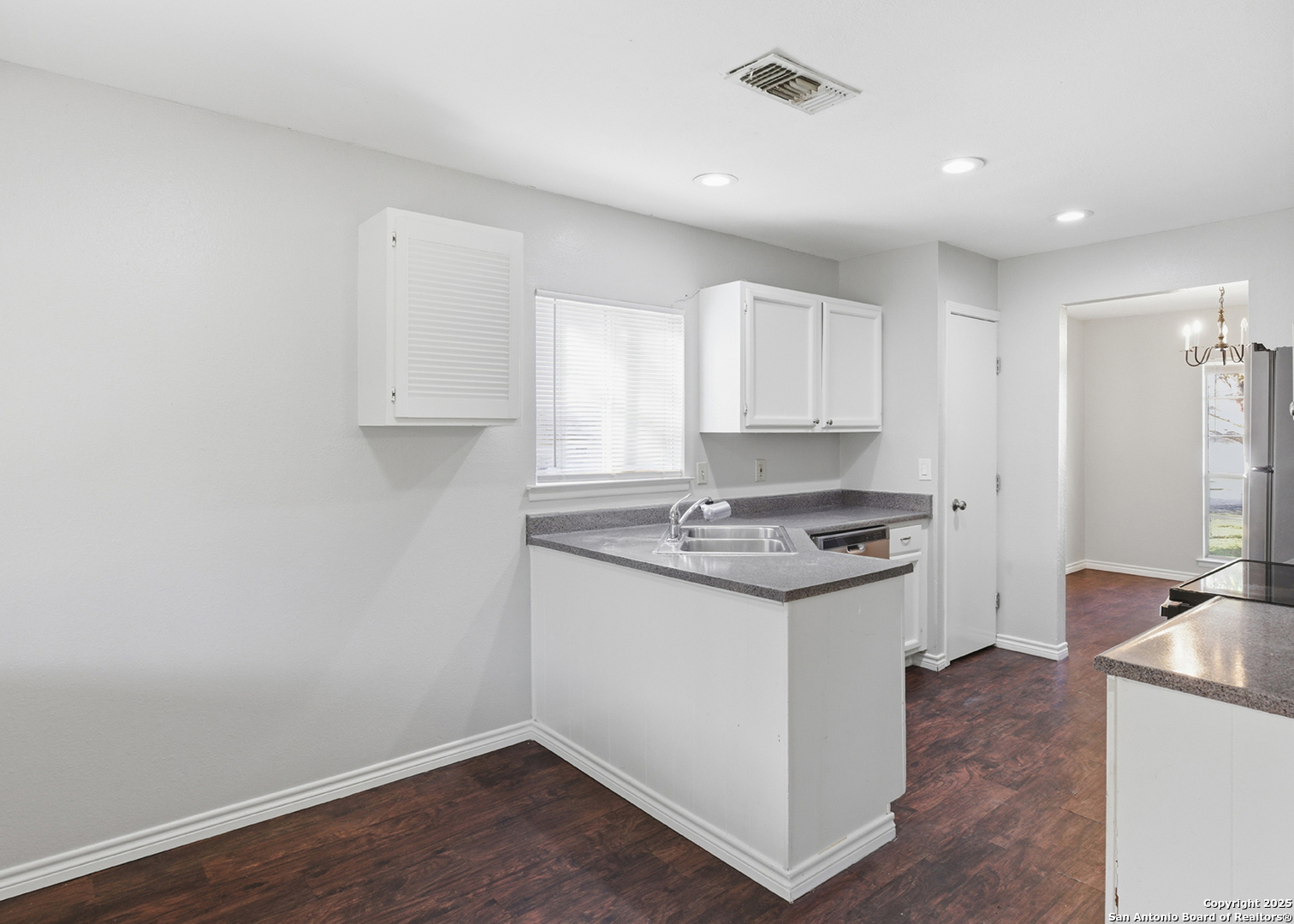 property viewer photo 6