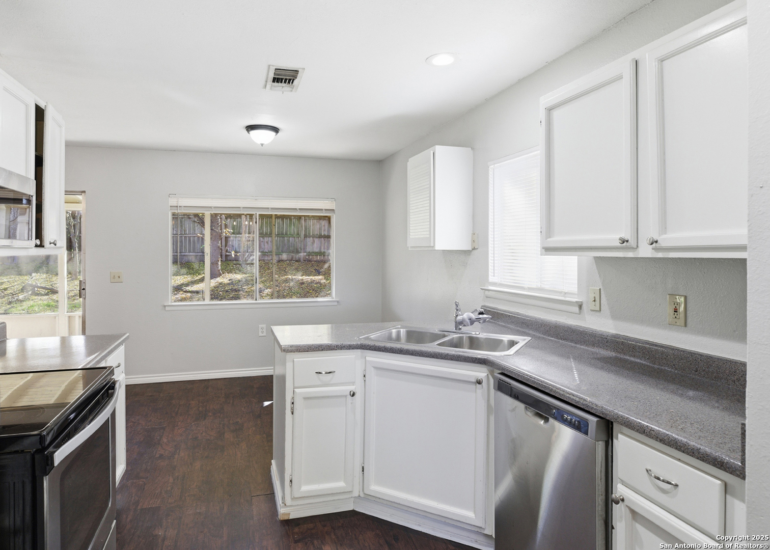 property viewer photo 8