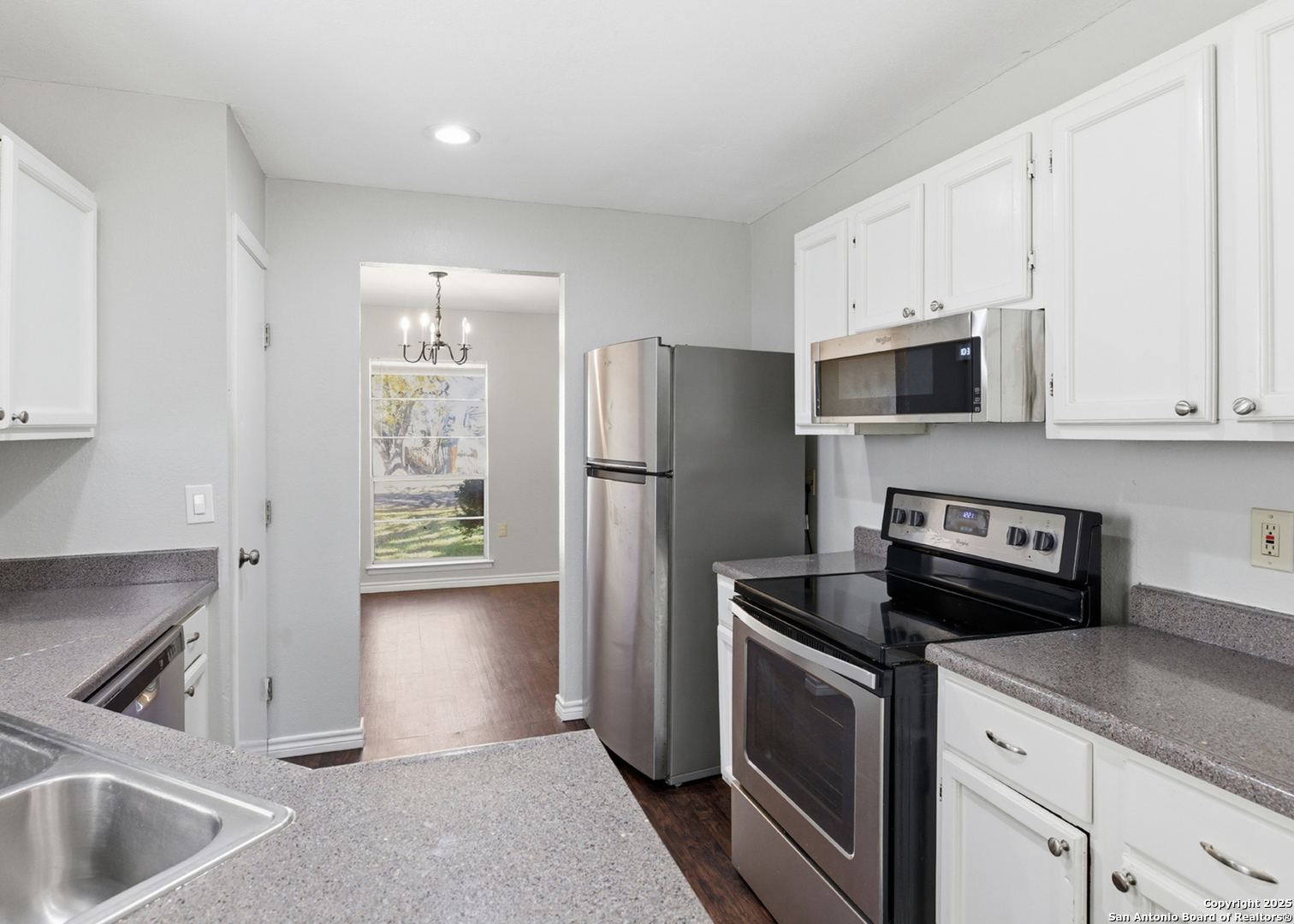 property viewer photo 9