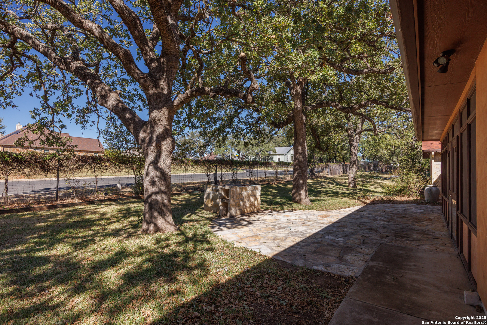 main property photo 34