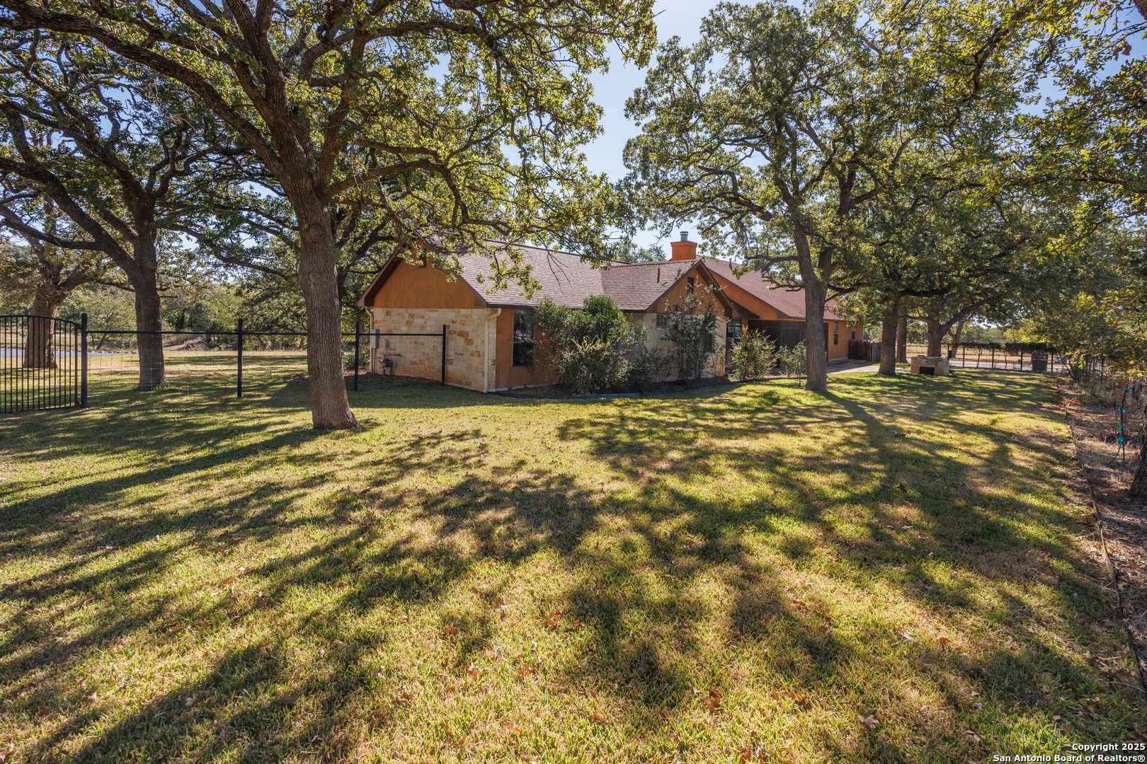main property photo 37