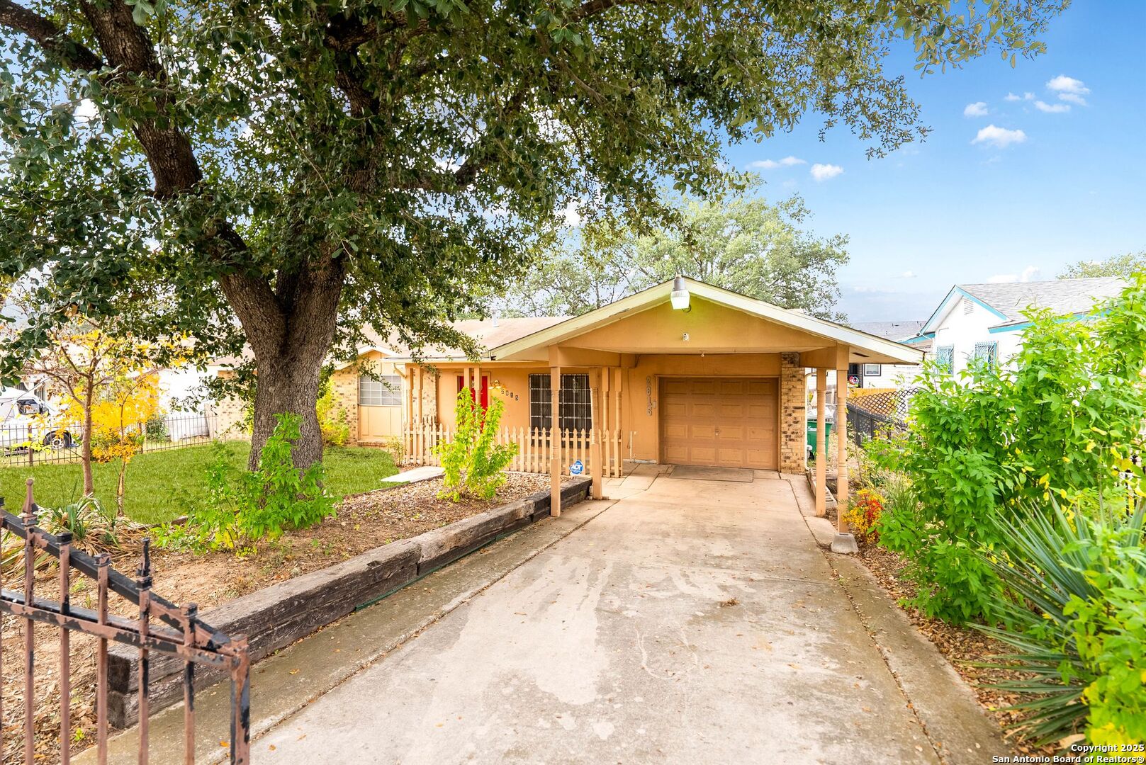property viewer photo 1