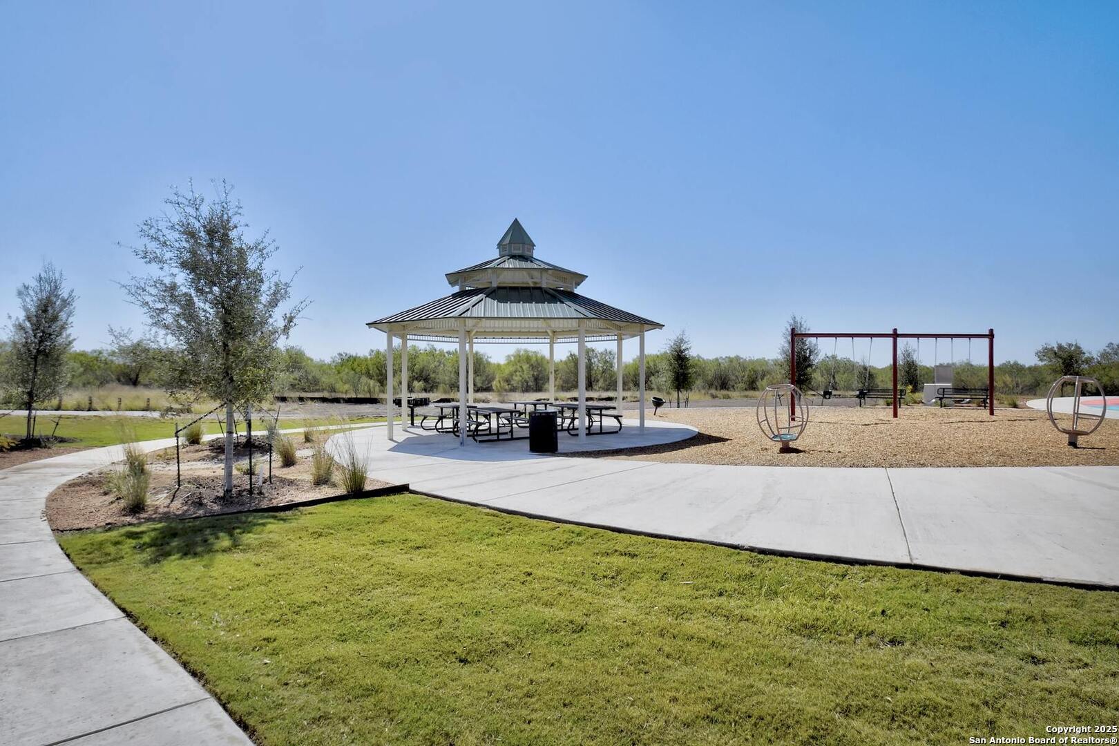 main property photo 12
