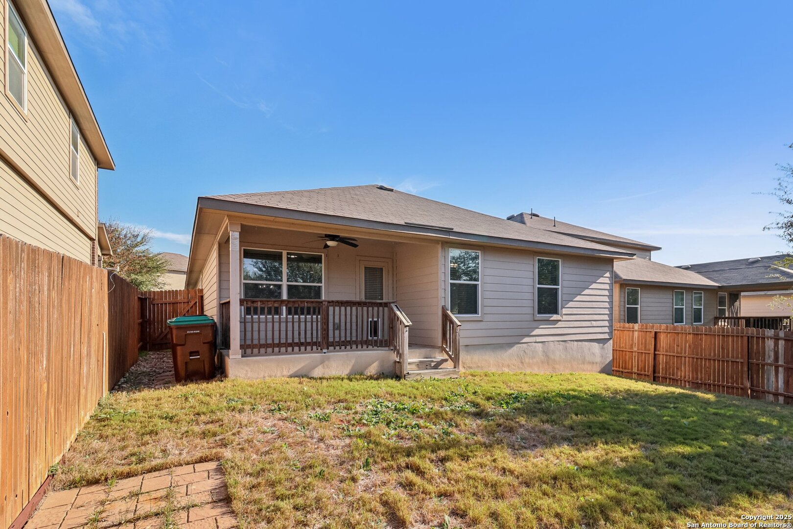 main property photo 36