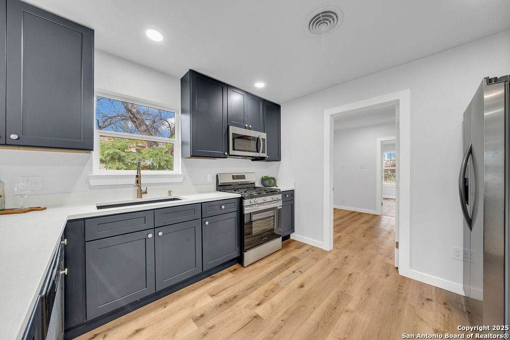 property viewer photo 12