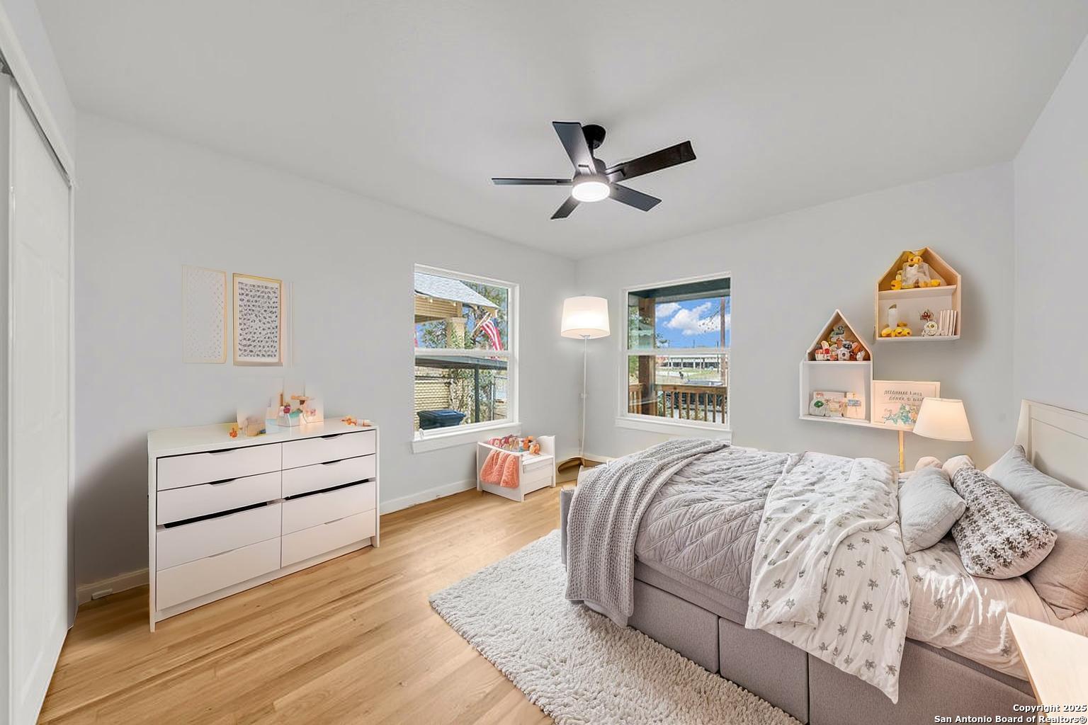 property viewer photo 13