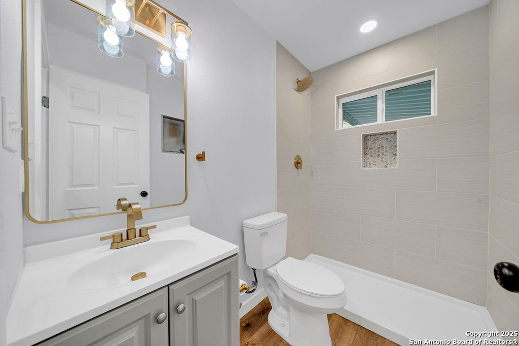 property viewer photo 15