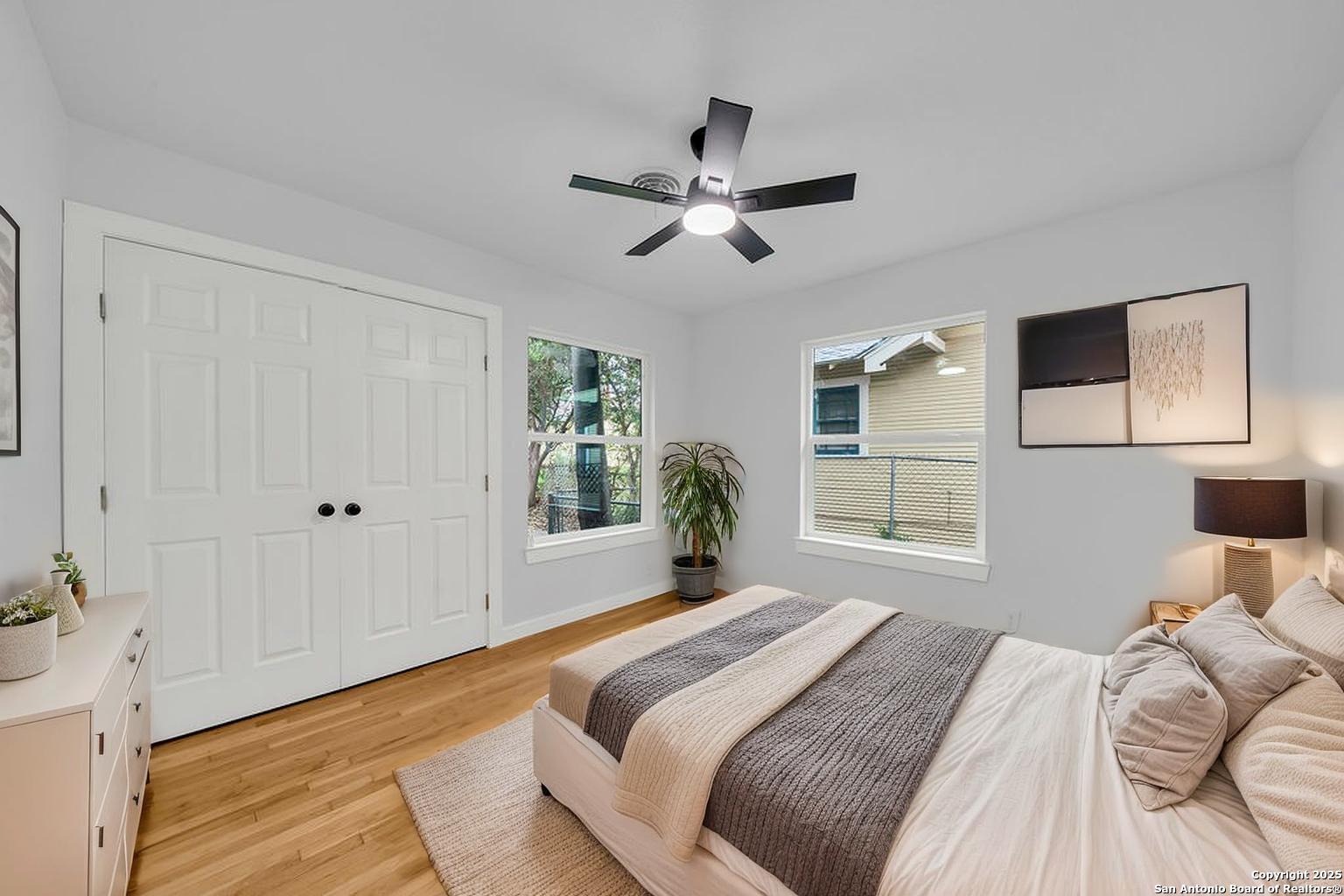 property viewer photo 16