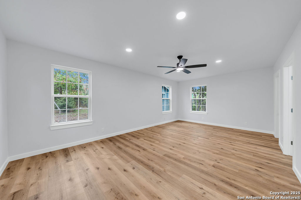 property viewer photo 19