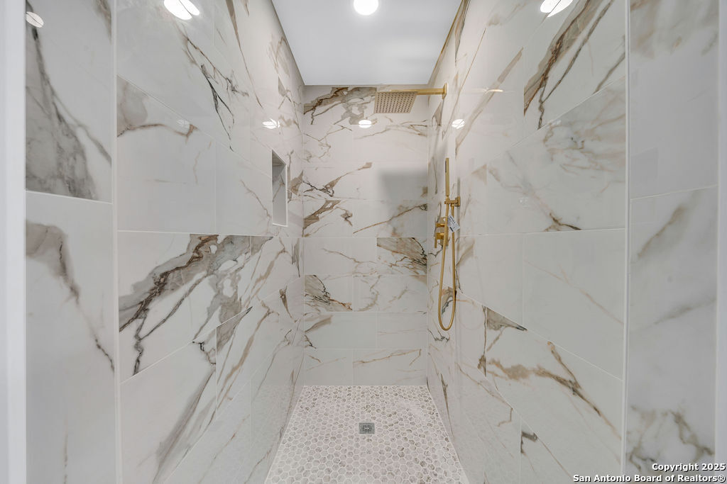 property viewer photo 21