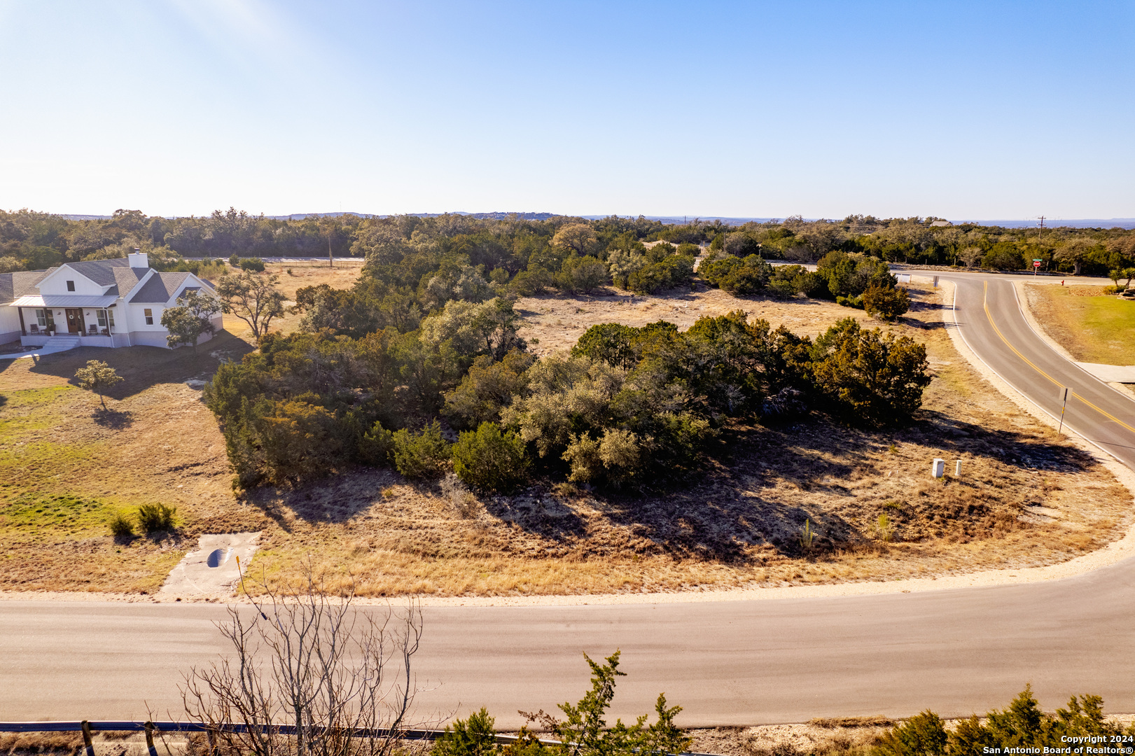 main property photo 13