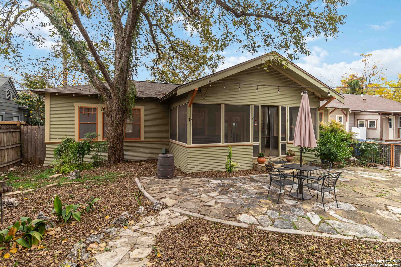 main property photo 40