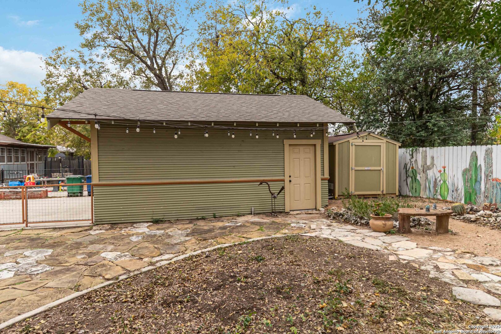 main property photo 41