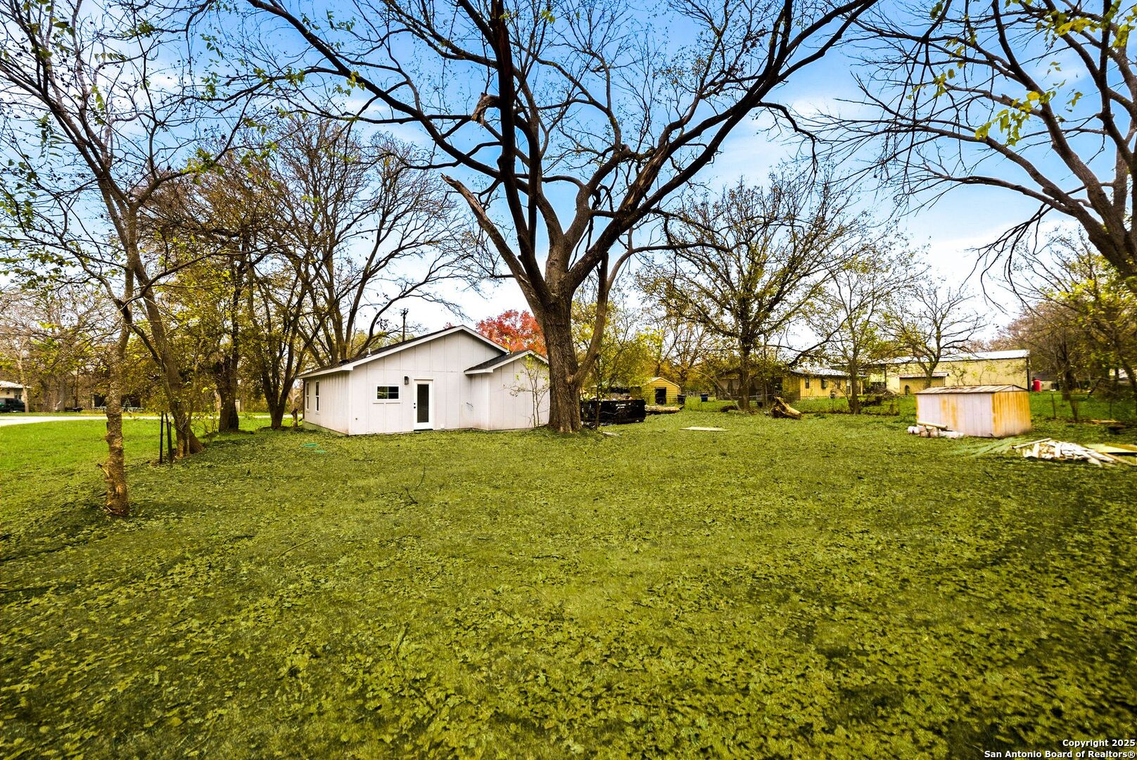 main property photo 28