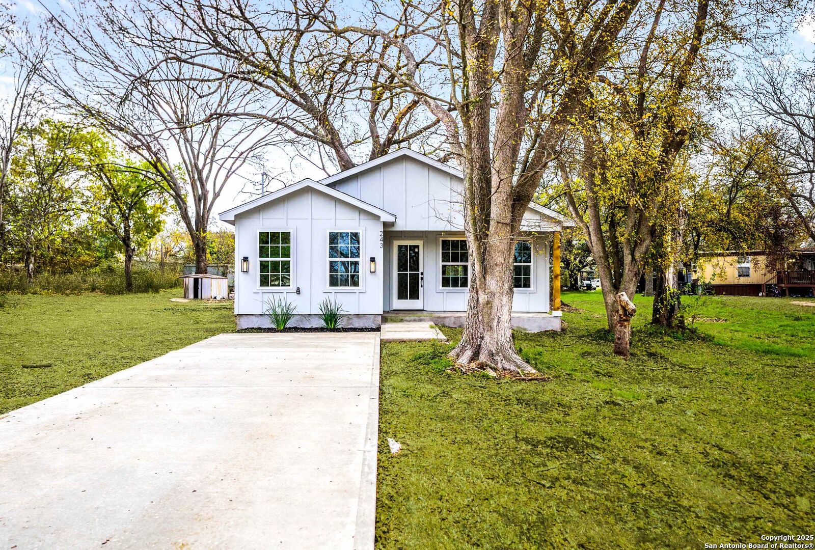 main property photo 3