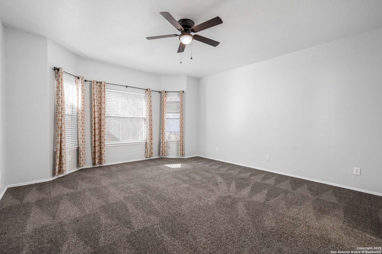 property viewer photo 15