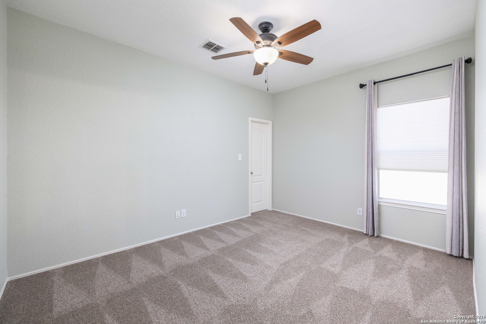 property viewer photo 24