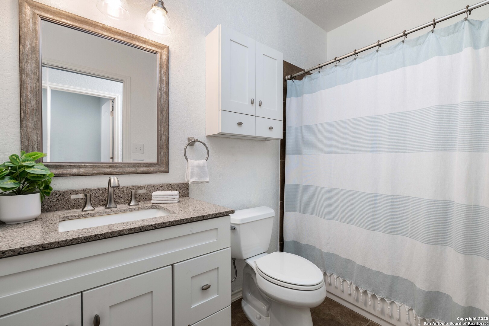 property viewer photo 25