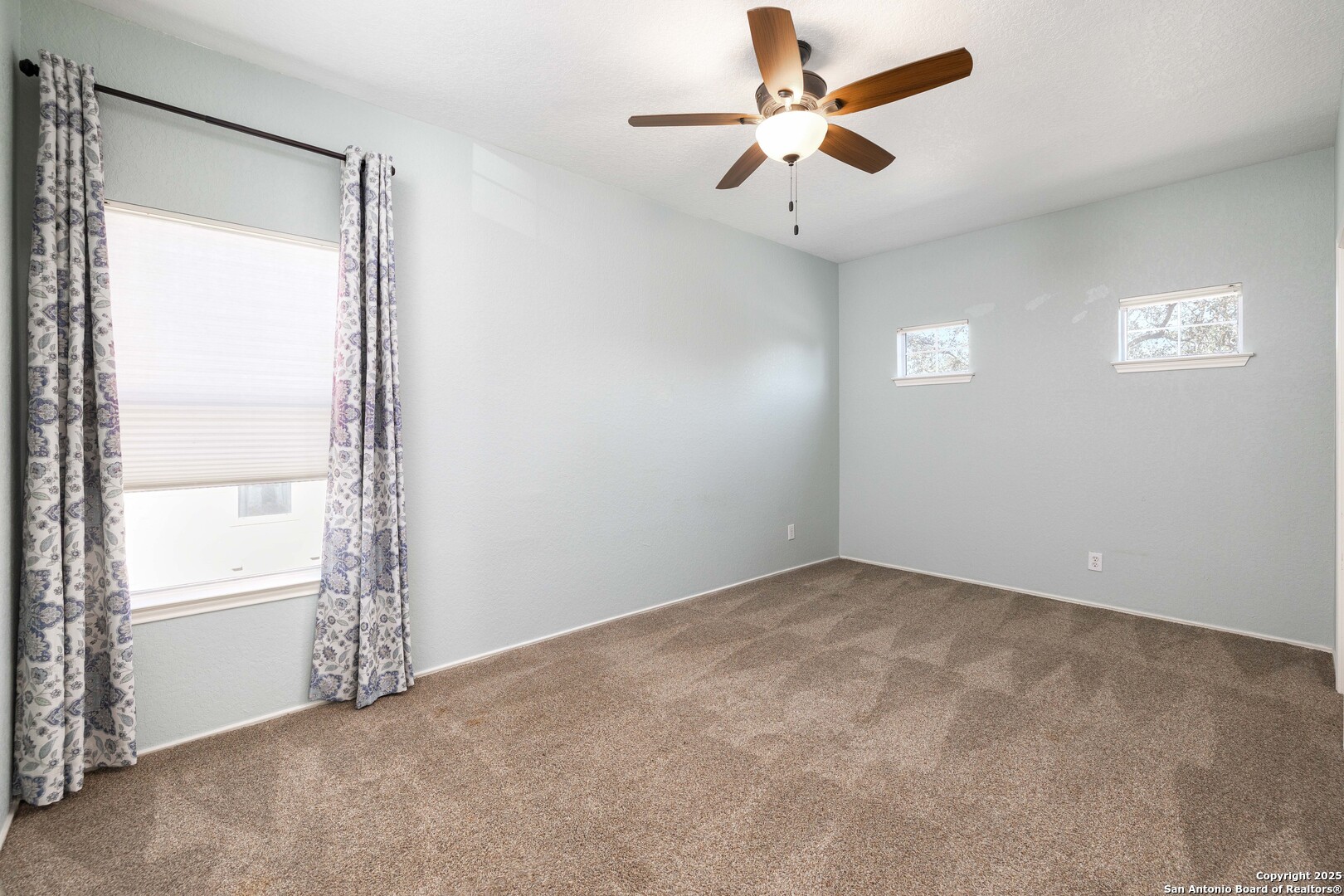 property viewer photo 26