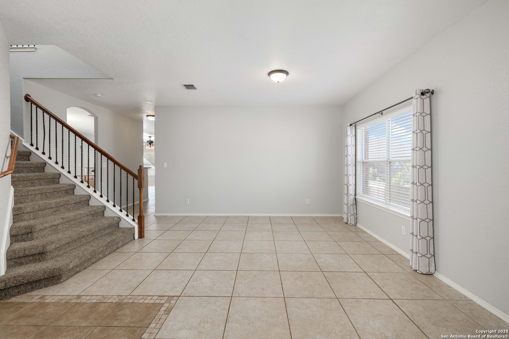 property viewer photo 3