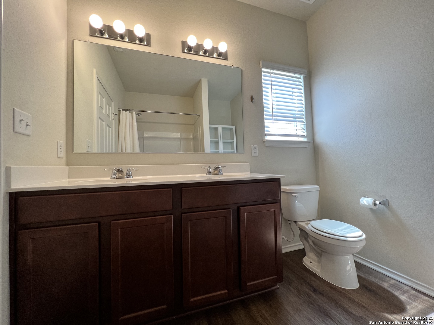 property viewer photo 21