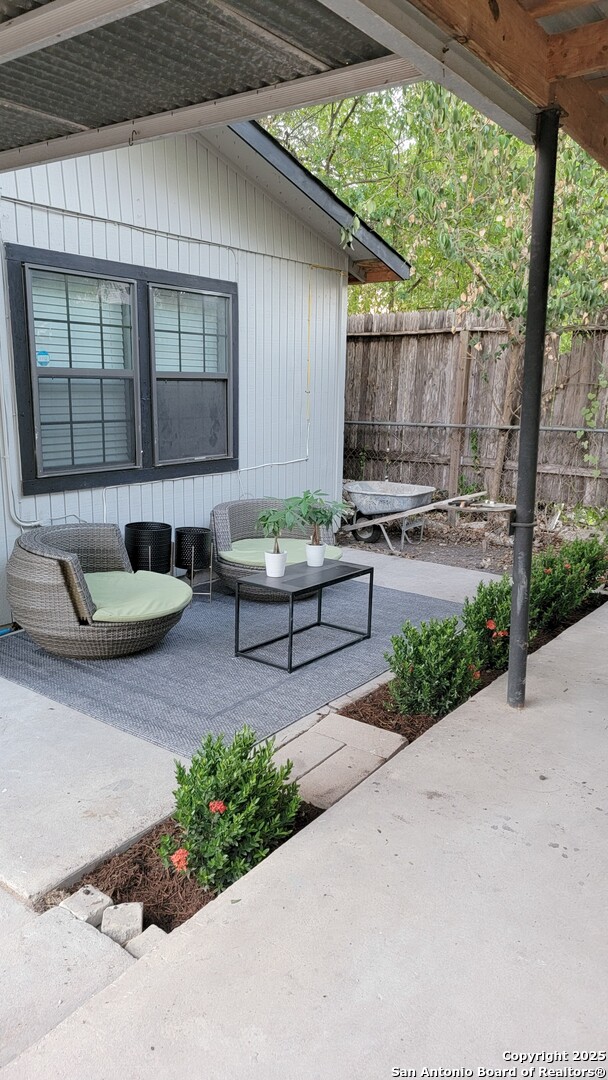 property viewer photo 3