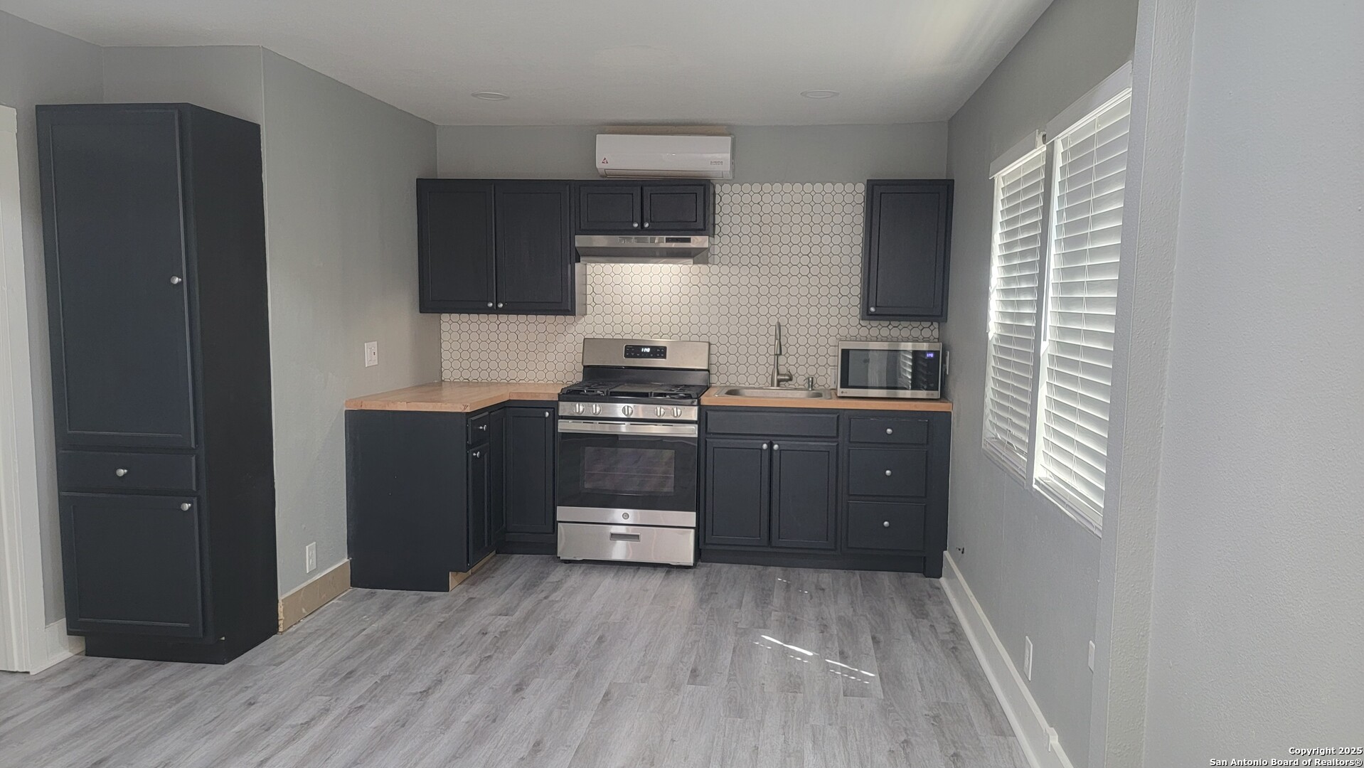 property viewer photo 4