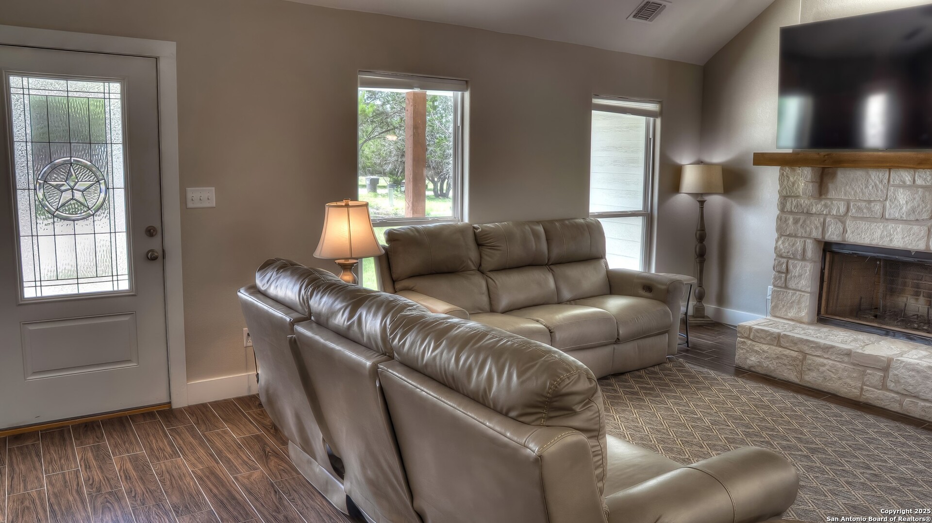 property viewer photo 12