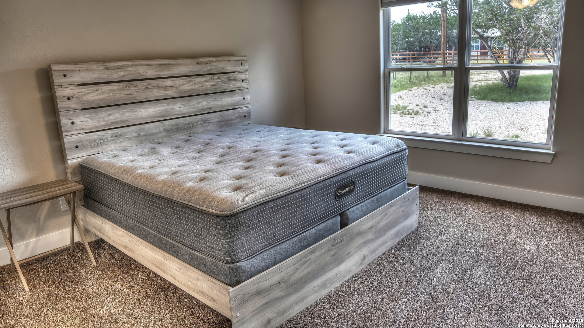 property viewer photo 15