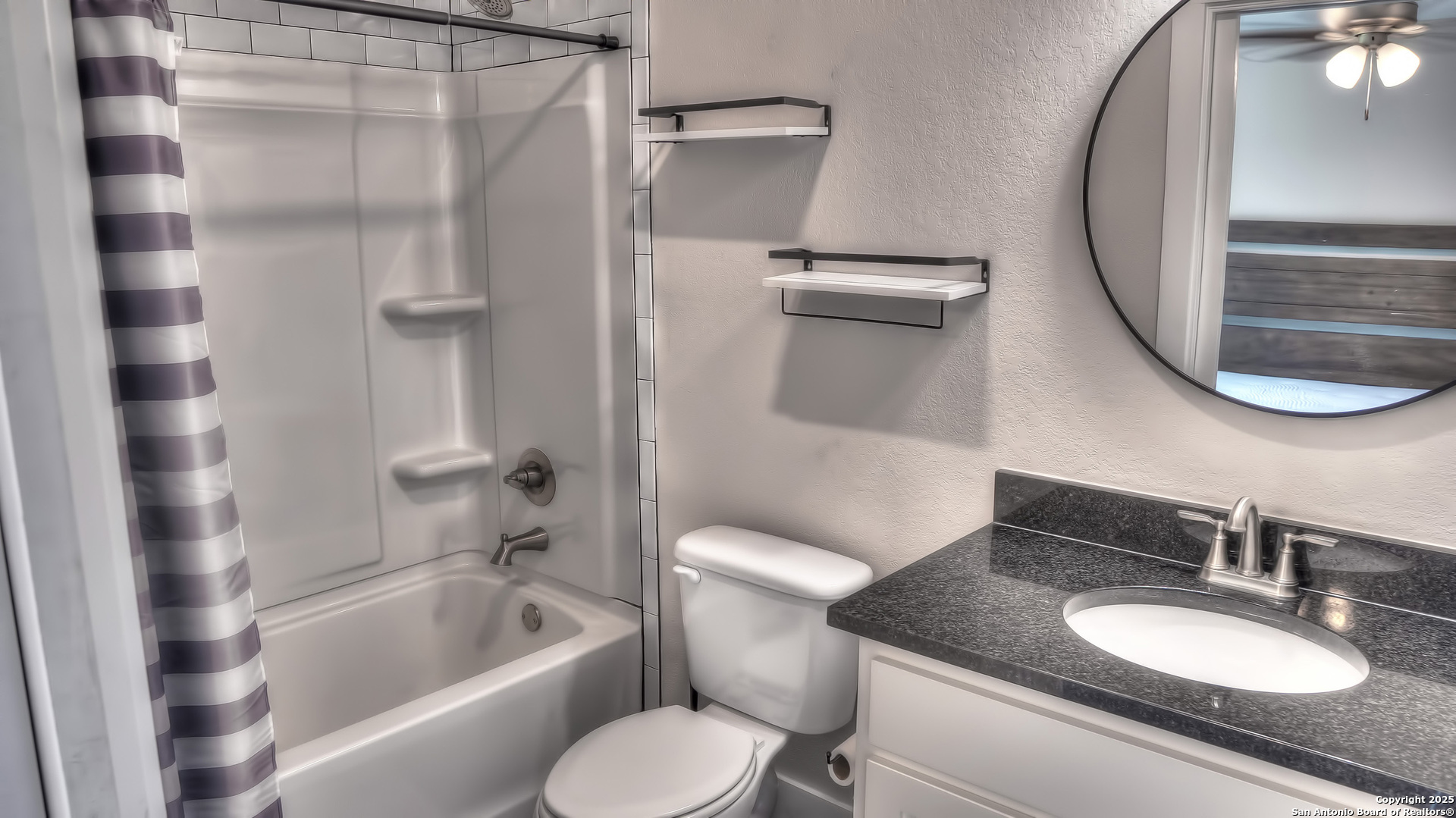 property viewer photo 26