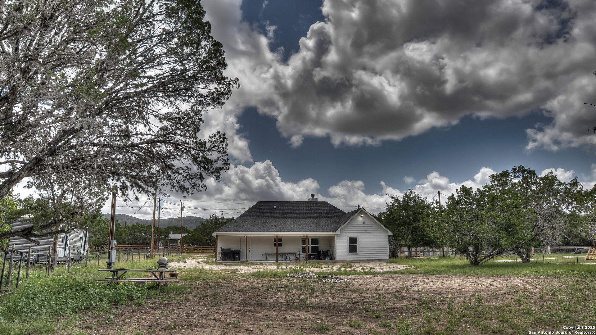 property viewer photo 3