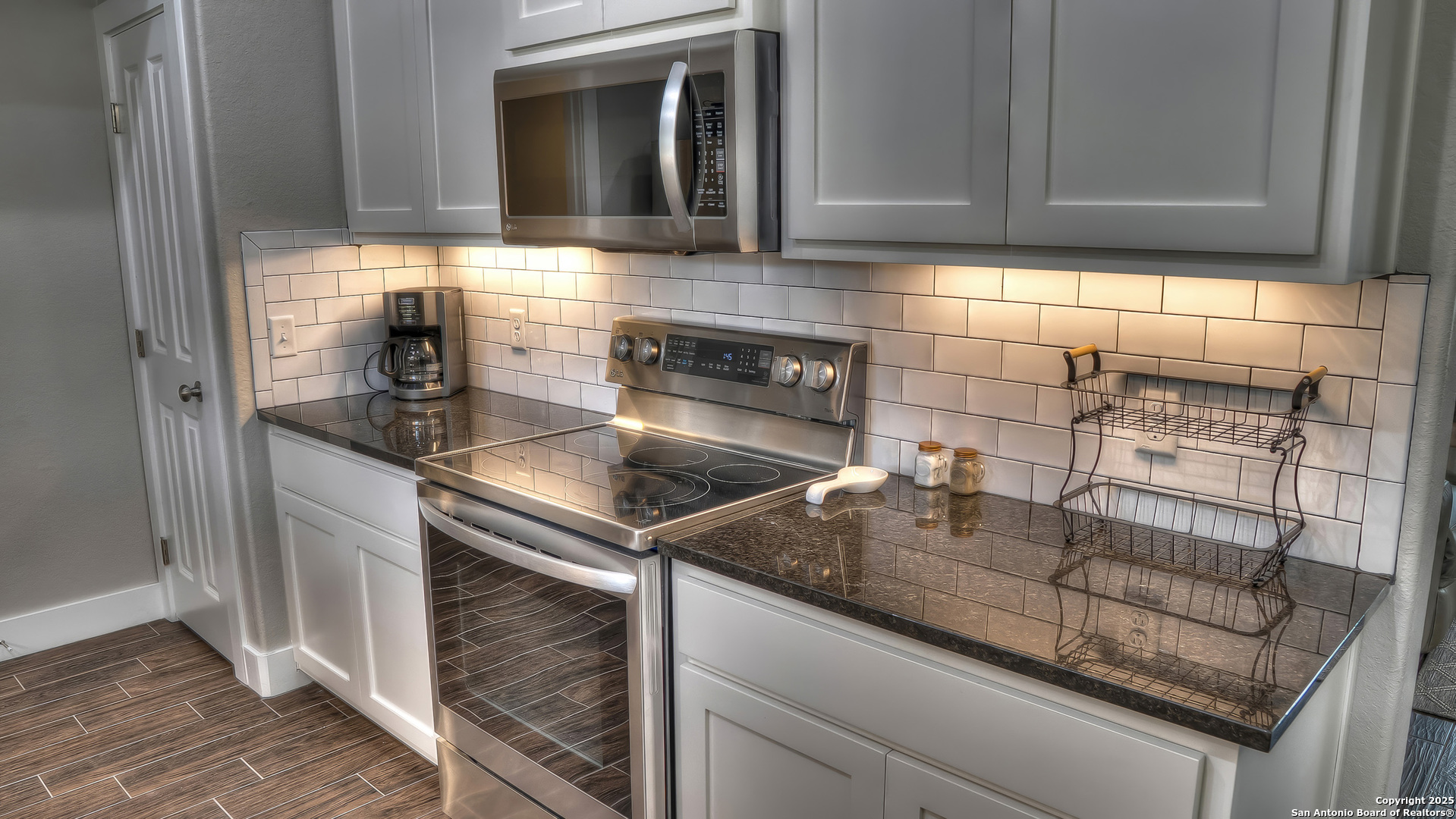 property viewer photo 7