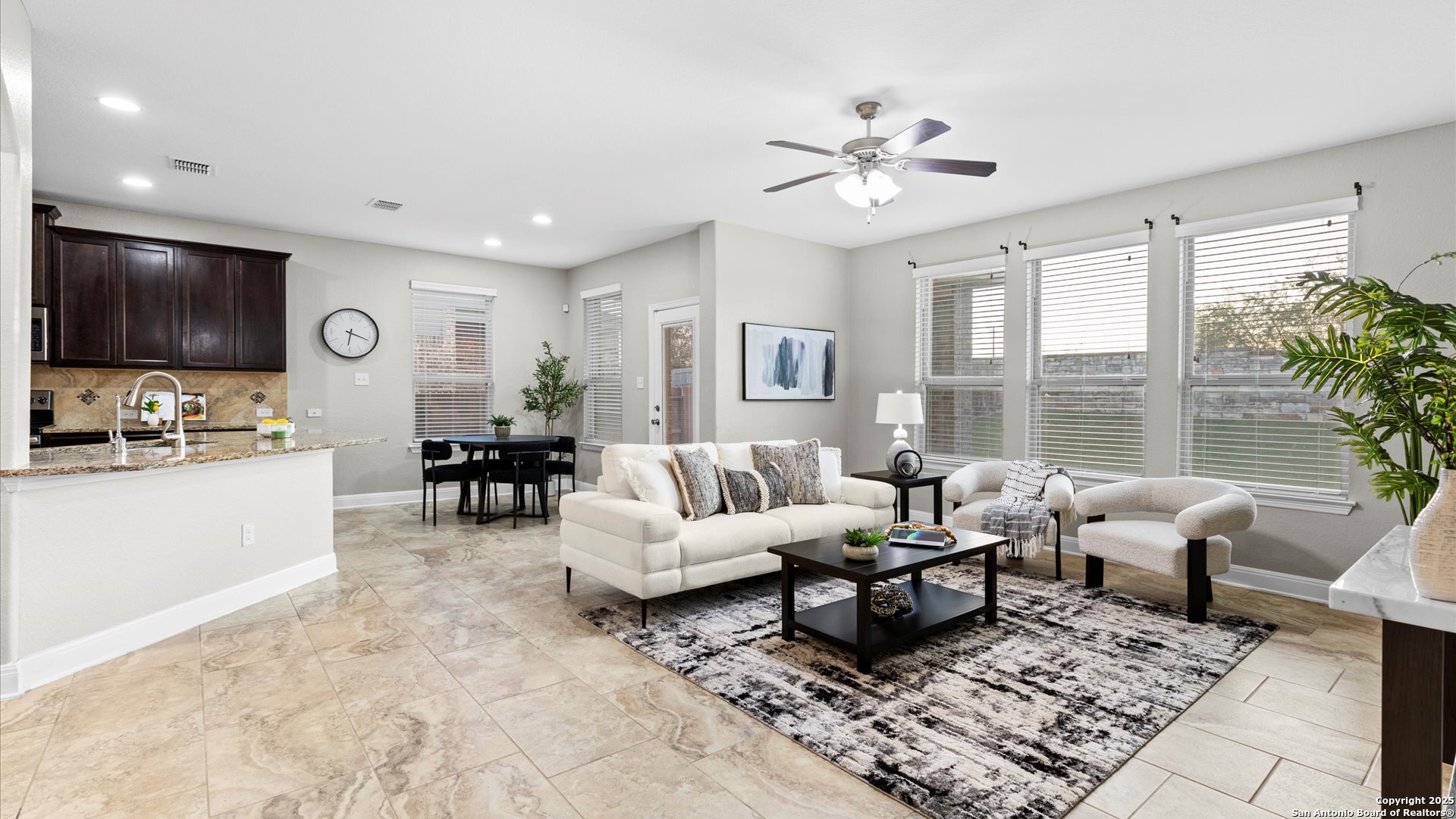 property viewer photo 1