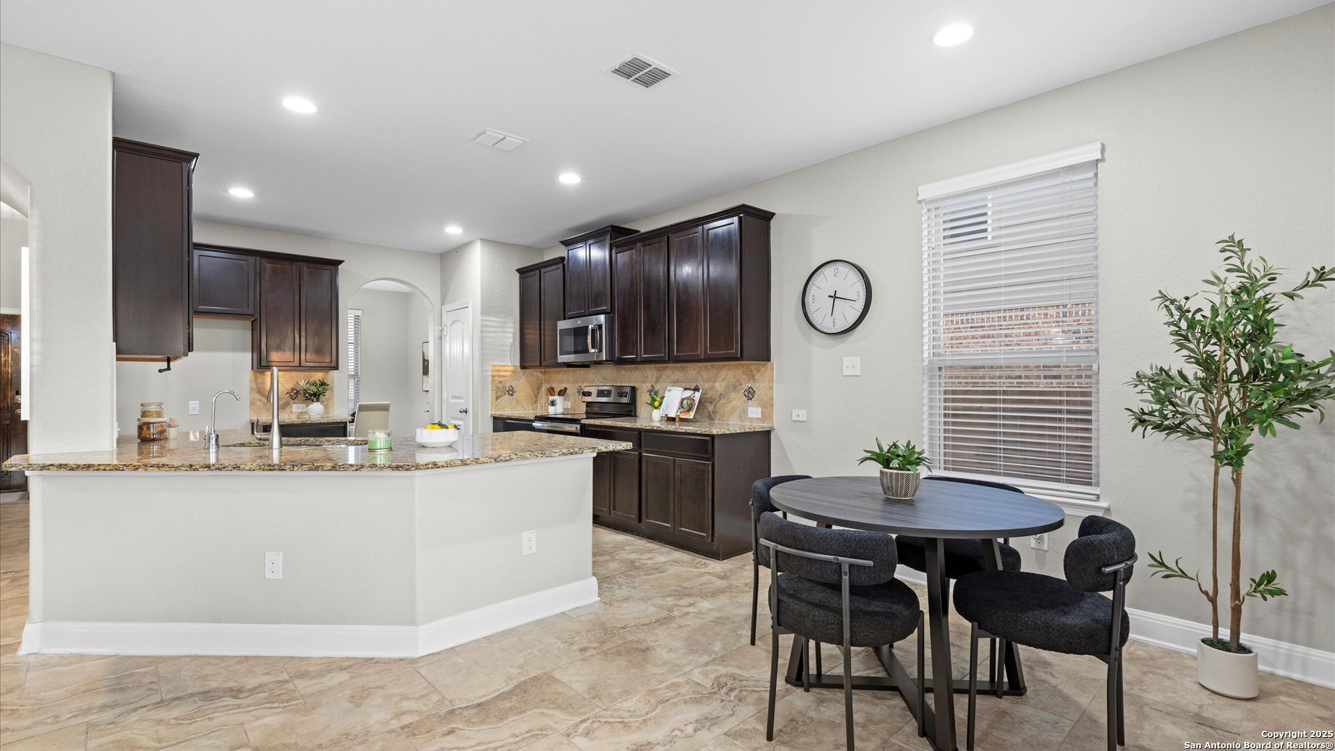 property viewer photo 12