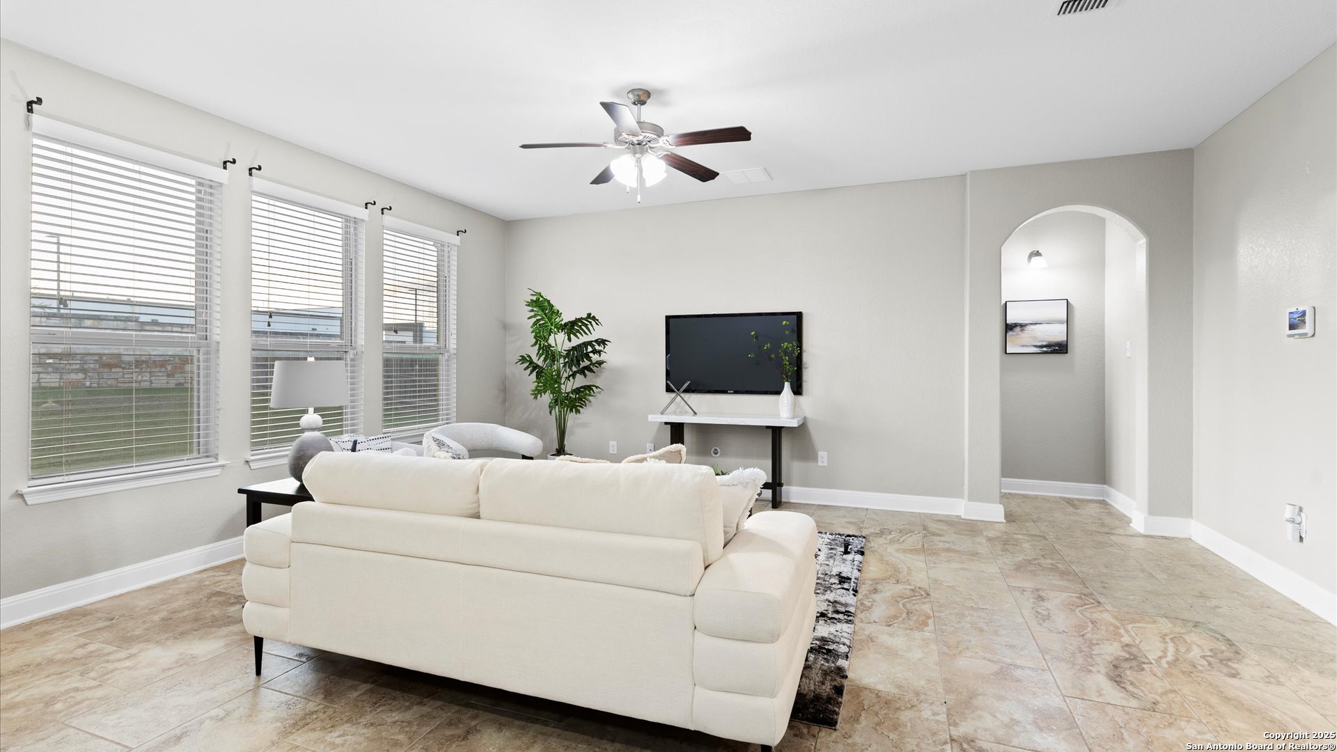 property viewer photo 13
