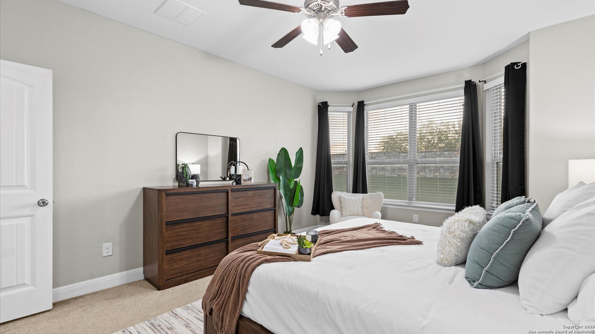 property viewer photo 18