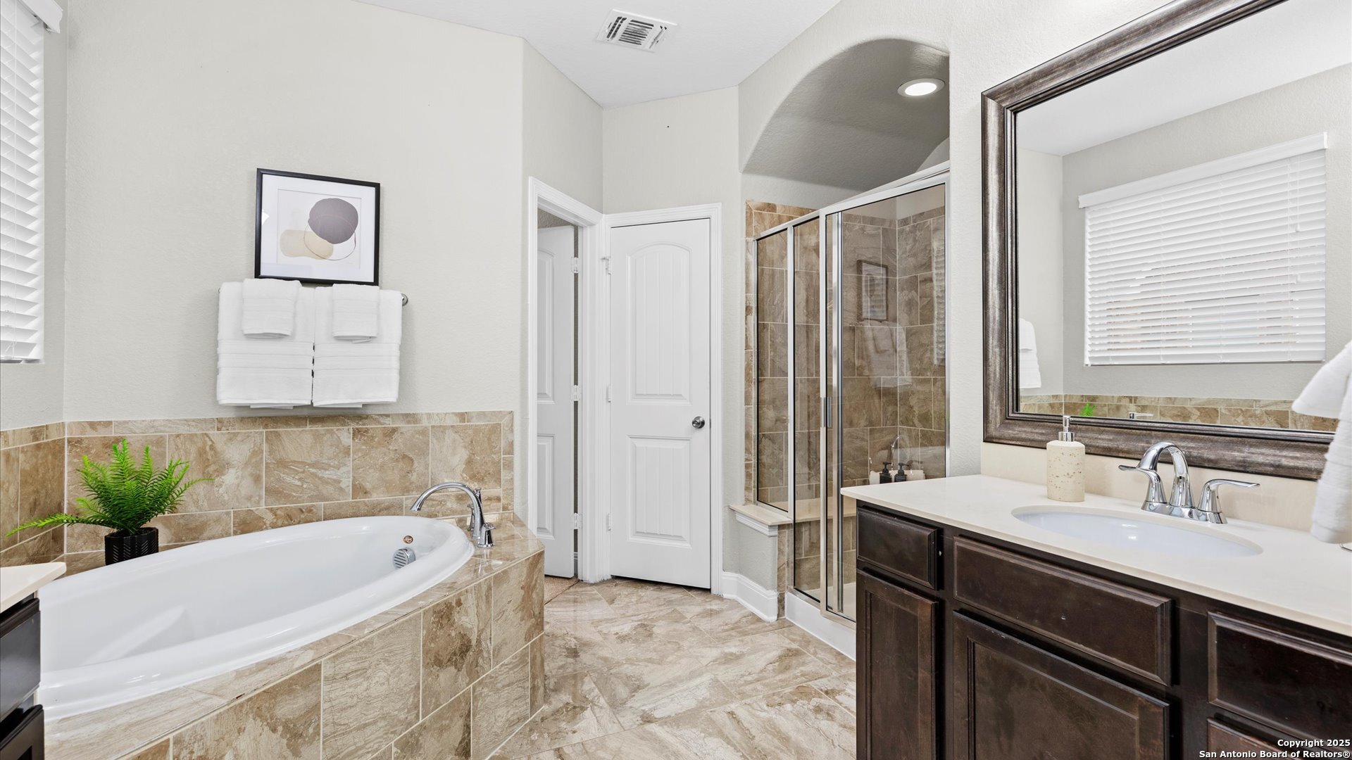property viewer photo 19