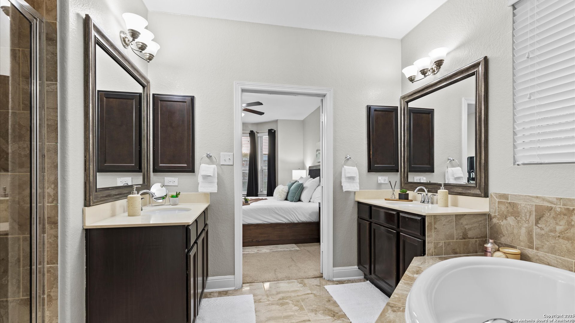 property viewer photo 22