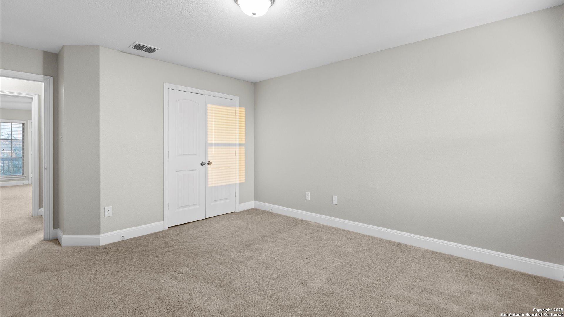 property viewer photo 24
